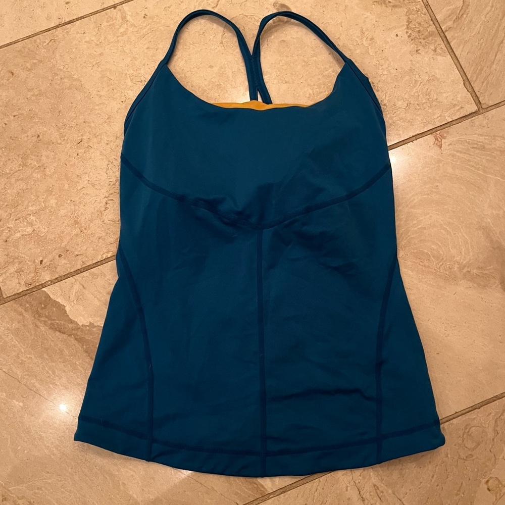 COPY - Stretchy work out or yoga top from anue.